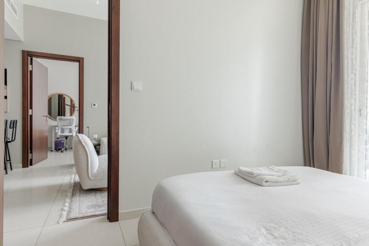 Luxury2br Canal View Free Parking & Water Downtown Apartment