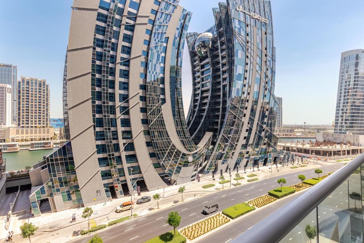 Luxury2br Canal View Free Parking & Water Downtown Dubai