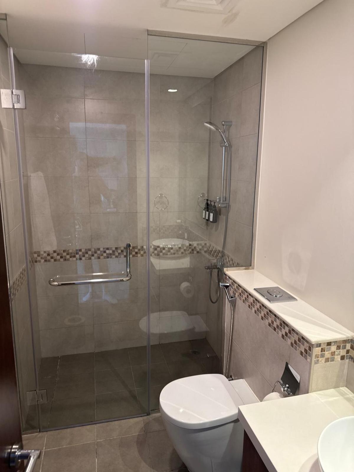 Luxury2br Canal View Free Parking & Water Downtown Apartment *