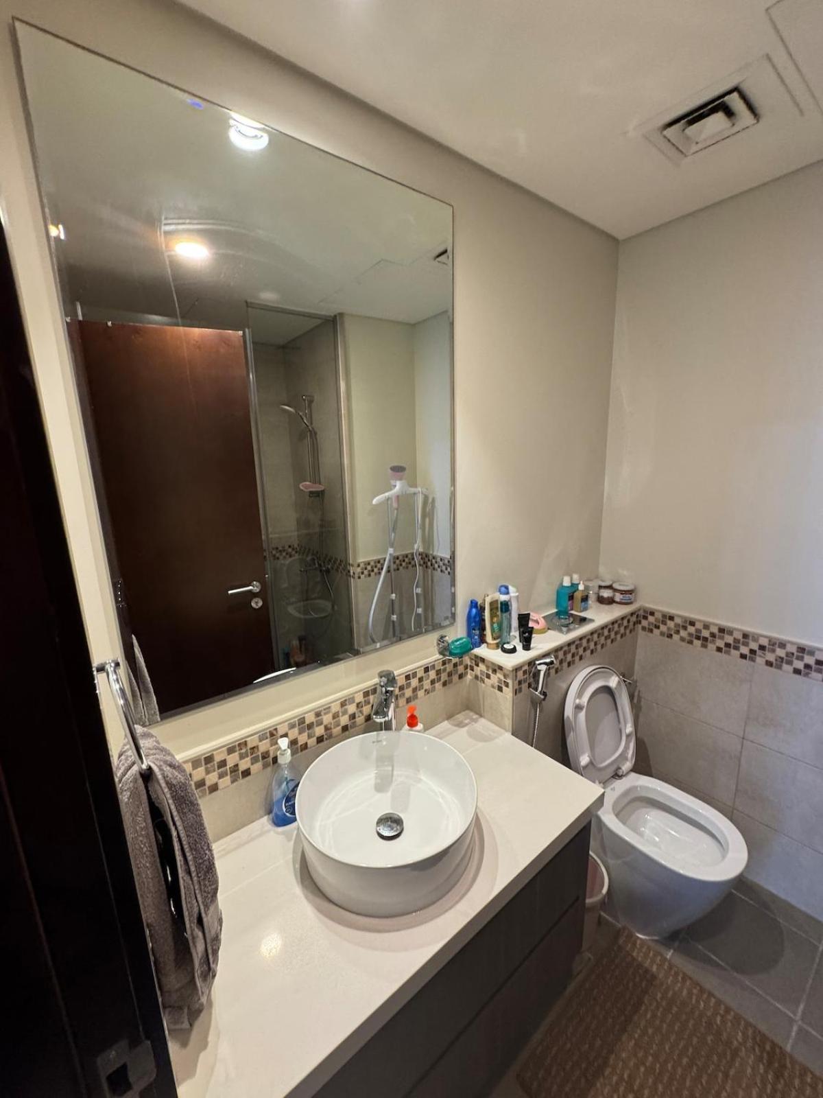 Luxury2br Canal View Free Parking & Water Downtown * Dubai