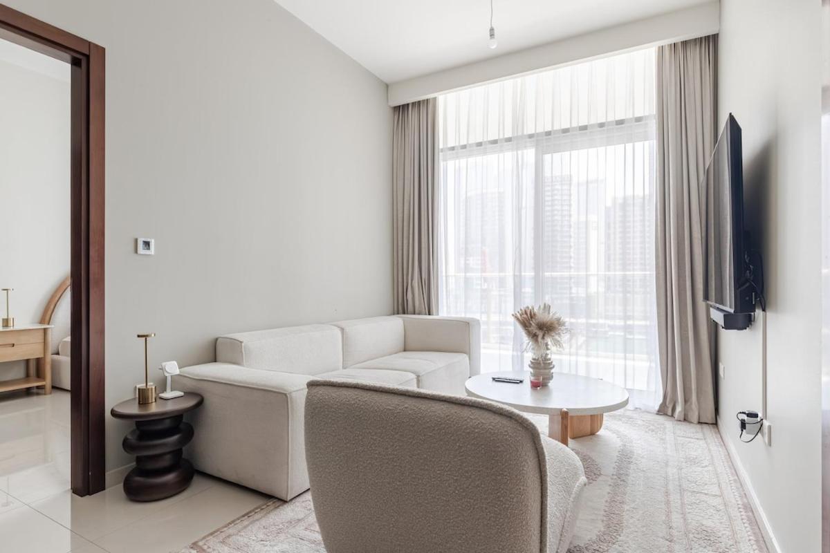 Luxury2br Canal View Free Parking & Water Downtown Apartment *