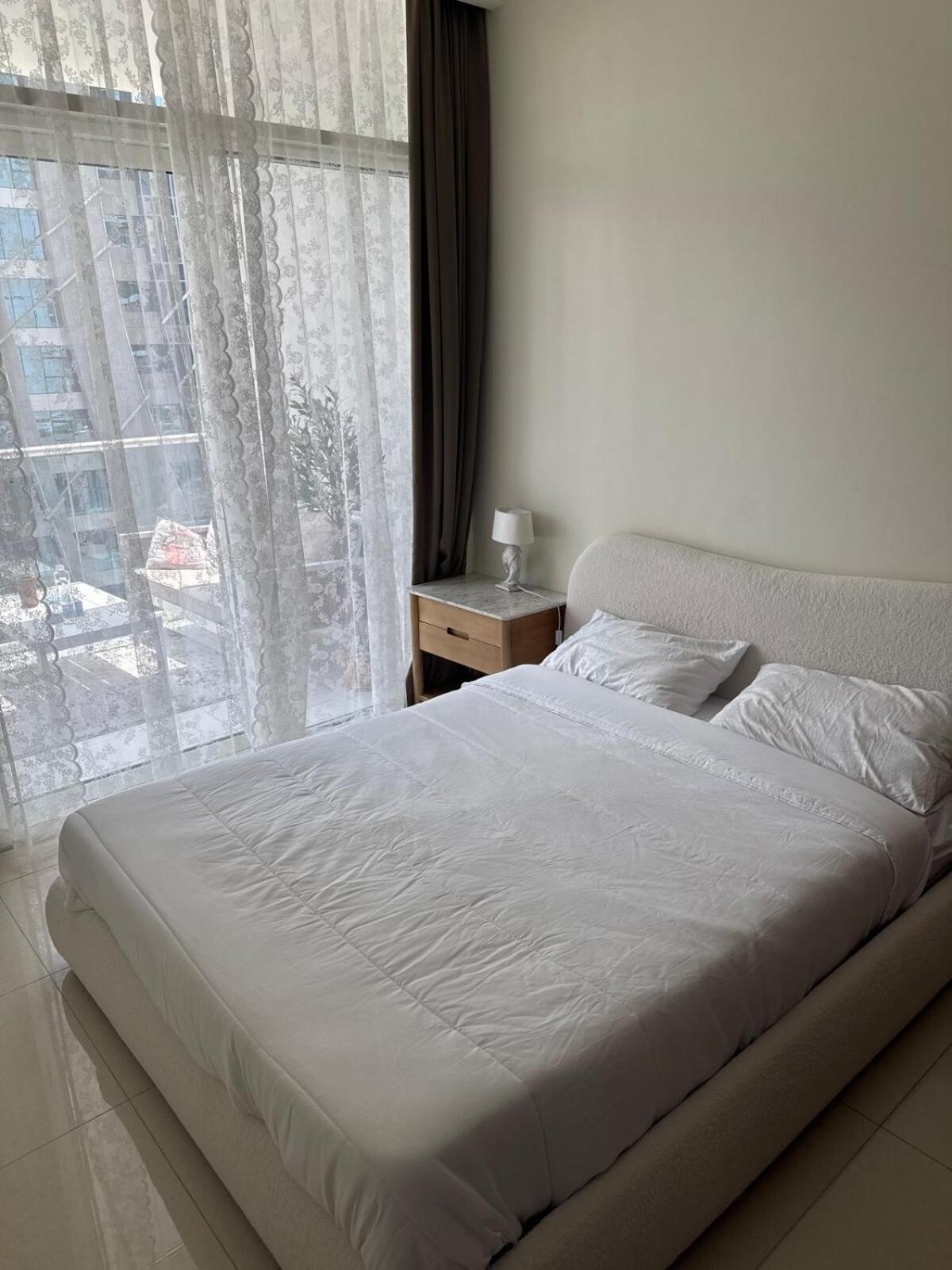 Luxury2br Canal View Free Parking & Water Downtown Apartment